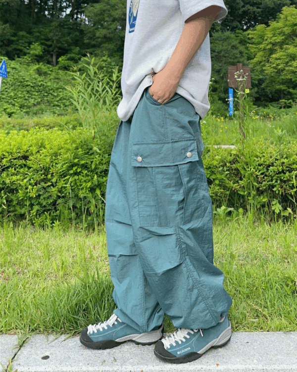 Glossy textured nylon cargo pants (3color)